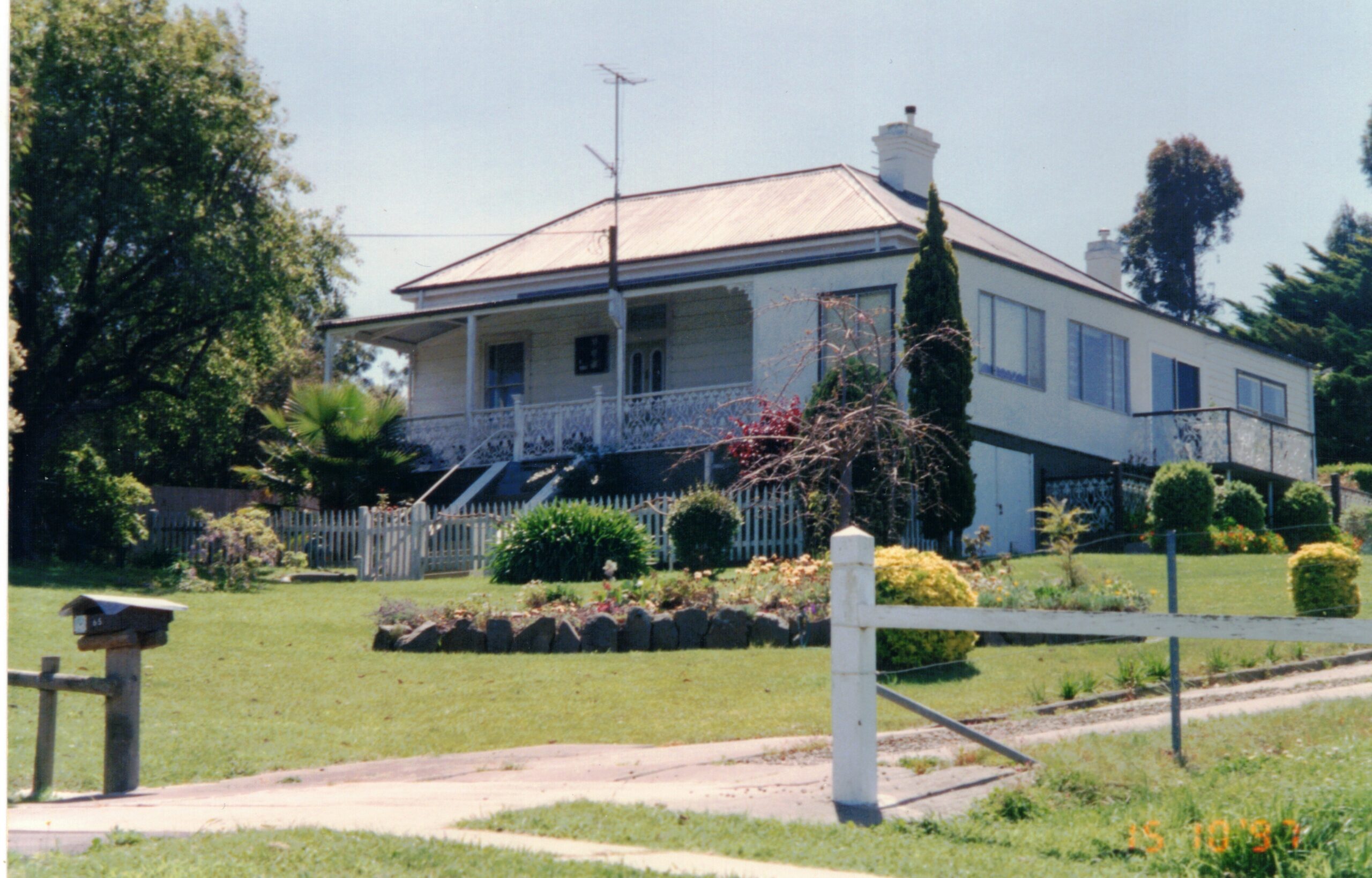 The Glenairlie home at 61-65 Toalla Street Pambula in 1997, image courtesy of and copyright Pat Raymond.