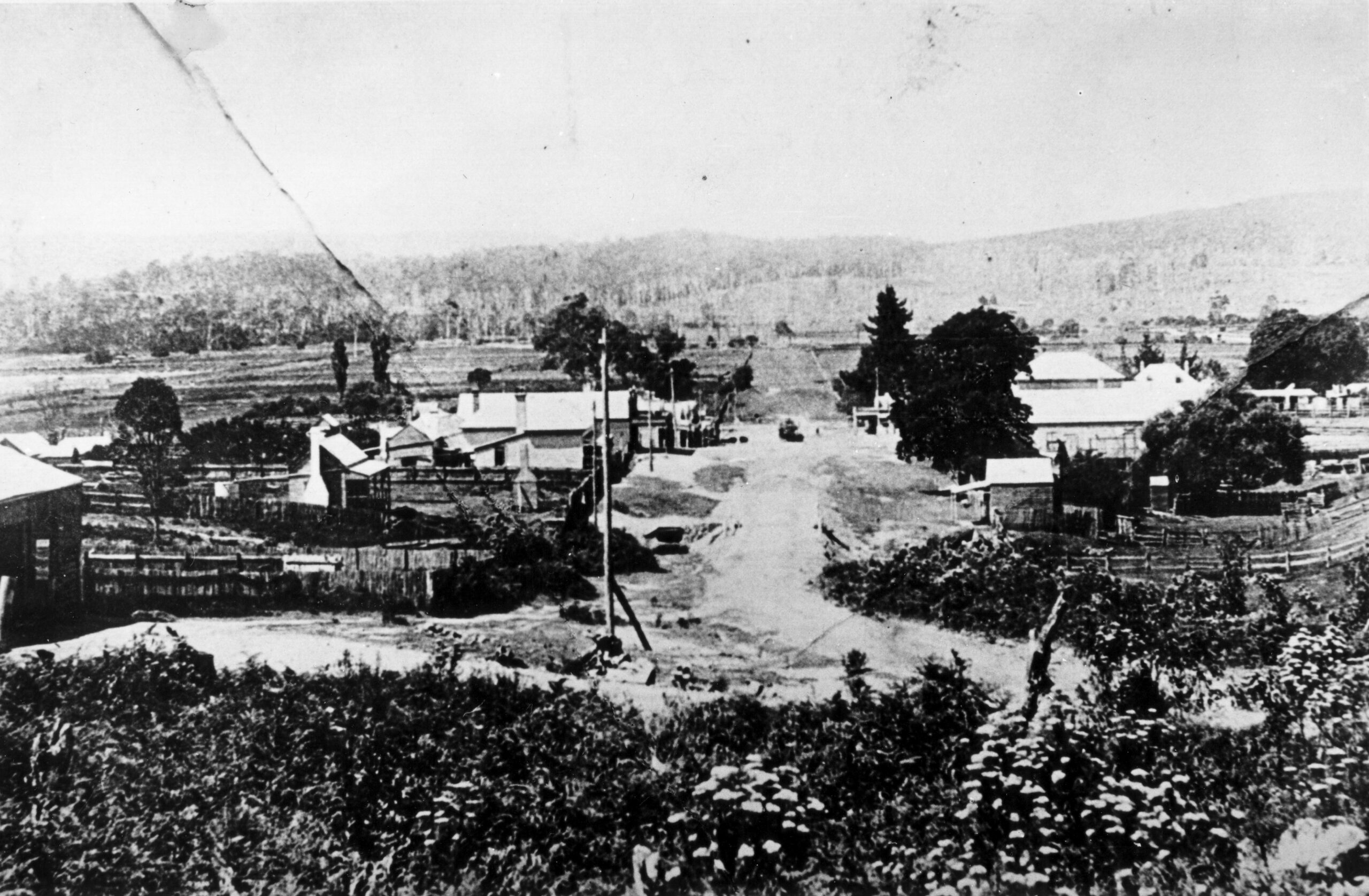 Looking south down Quondola Street, C. 1921. the buildings at 11 and 16 Quondola Street can be seen on the left and right respectively. Image courtesy of the George Family Collection.